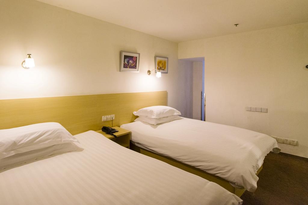 Motel Shanghai Hongqiao Beixinjing Metro Station Tianshan Road エクステリア 写真